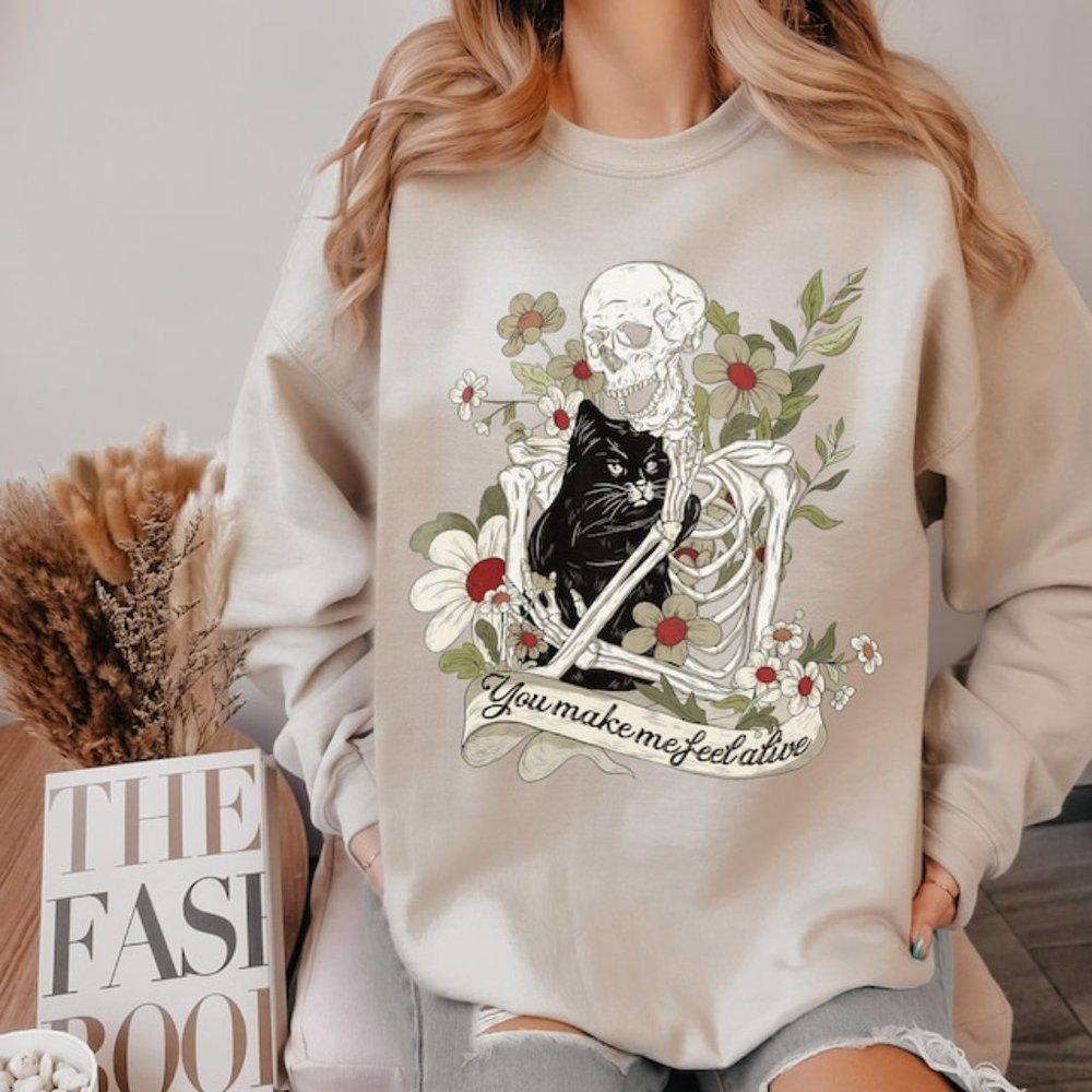 Black Cat Skeleton Halloween Retro Funny Cat Halloween Sweatshirt - Picture 1 of 4